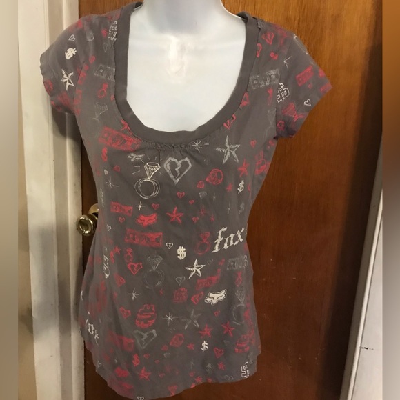 Fox Pink & Gray Scoop Neck Bling Image Short Sleeve Shirt - Picture 2 of 6